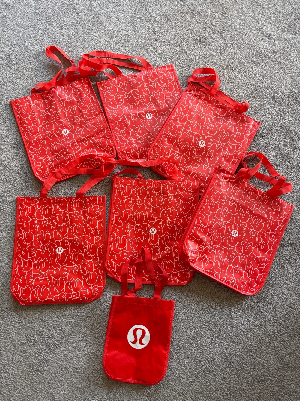NWT！lululemon athletica Red Reusable Tote Bags - Set of Multiple